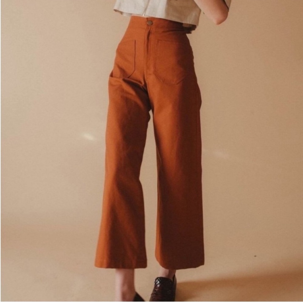 Women's Cropped Pants in Rust